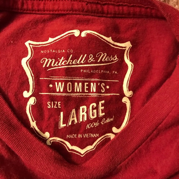 Woman’s Cleveland cavs Mitchell & ness shirt - Picture 4 of 5